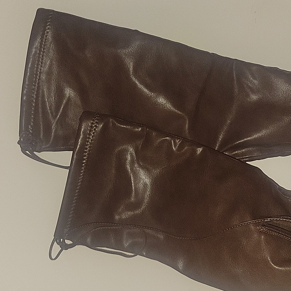 Over the knee boots - Picture 4 of 4